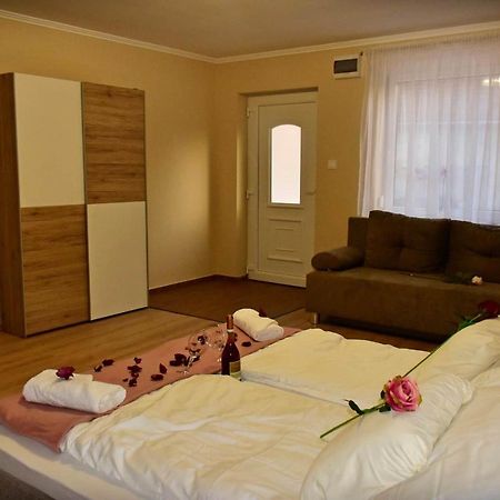 Napfeny Apartman Makó Dış mekan fotoğraf