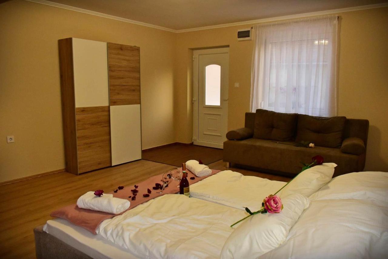 Napfeny Apartman Makó Dış mekan fotoğraf