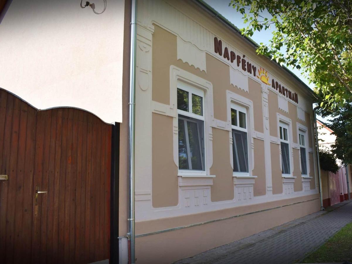 Napfeny Apartman Makó Dış mekan fotoğraf